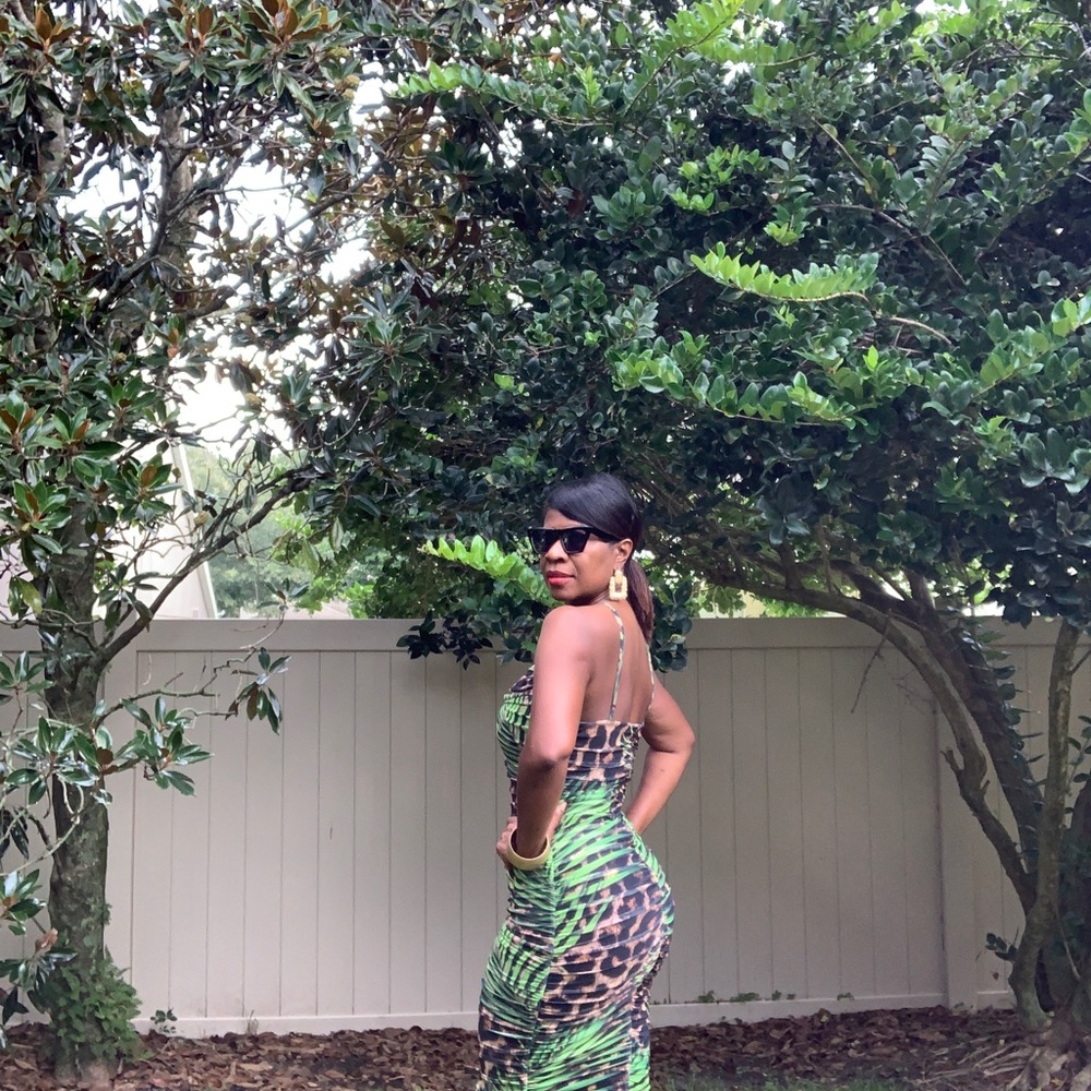 Amarie Printed Ruched Dress - Picture 3 of 3